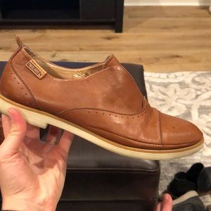 Pikolinos leather slides dress shoes